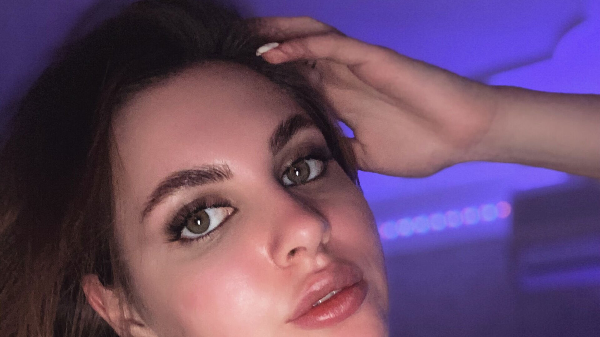 BellaElfie's Hot Anal